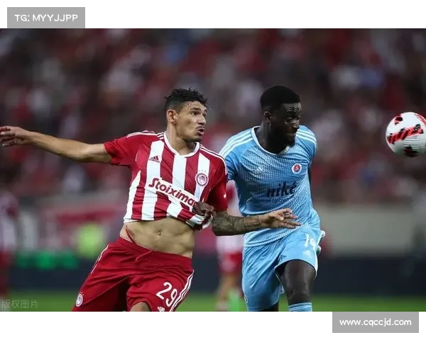 奥林匹亚科斯如何通过战略和实力在希腊联赛中稳居榜首