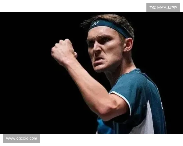 安赛龙在圣卢西亚公开赛上凭借精彩反手抽球得分展现出非凡技术